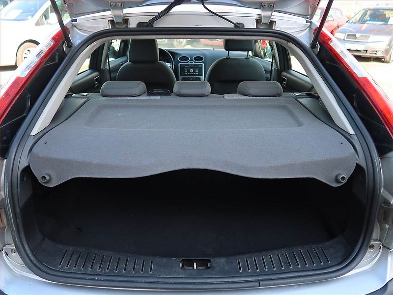 Ford Focus (2005) 1.6 TDCi, nová STK, Klima - fotka 13 z 15
