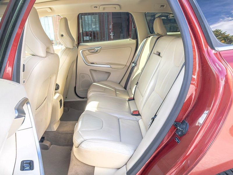 Volvo XC60 (2009) T6 AWD SUMMUM - fotka 37 z 51