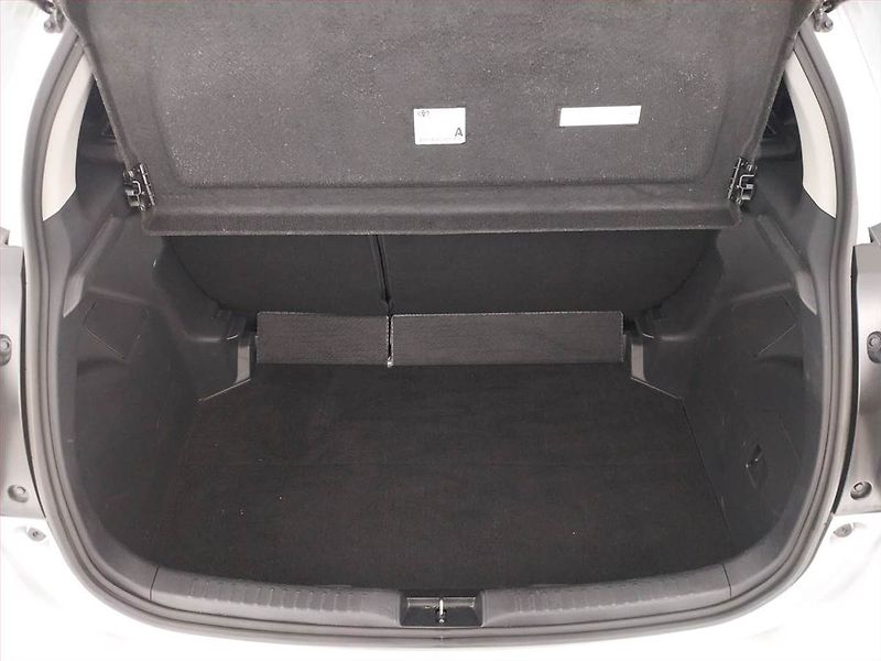 Toyota Yaris (2023) Style 1.5 VVT-i Hybrid - fotka 14 z 18
