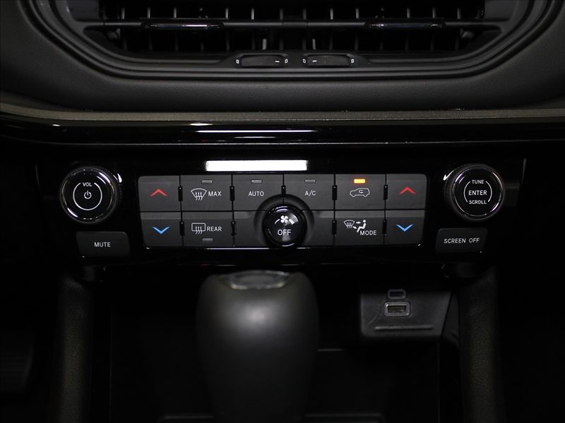 Jeep Compass 1,5 T. Hybrid Summit Výprodej! - fotka 16 z 25