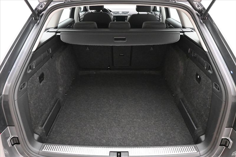 Škoda Superb 2,0 TDI 110 kW DSG Style Záruk - fotka 10 z 30
