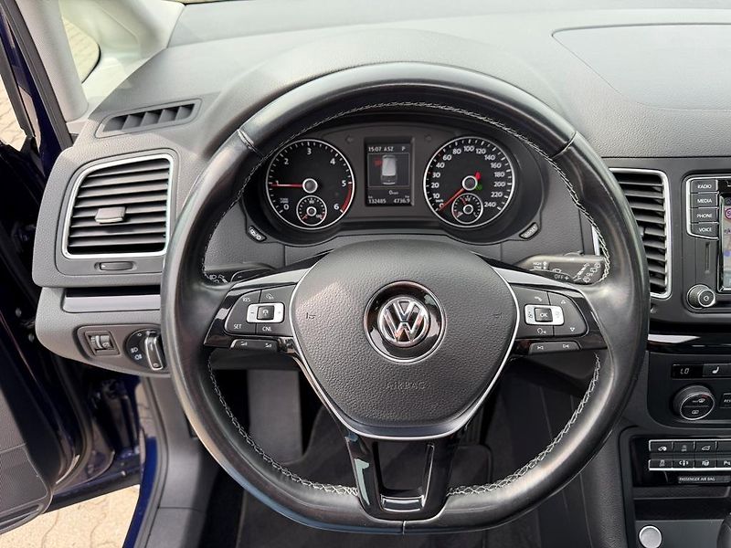 Volkswagen Sharan 2.0 TDI 135 kW Highline 7 míst - fotka 21 z 34