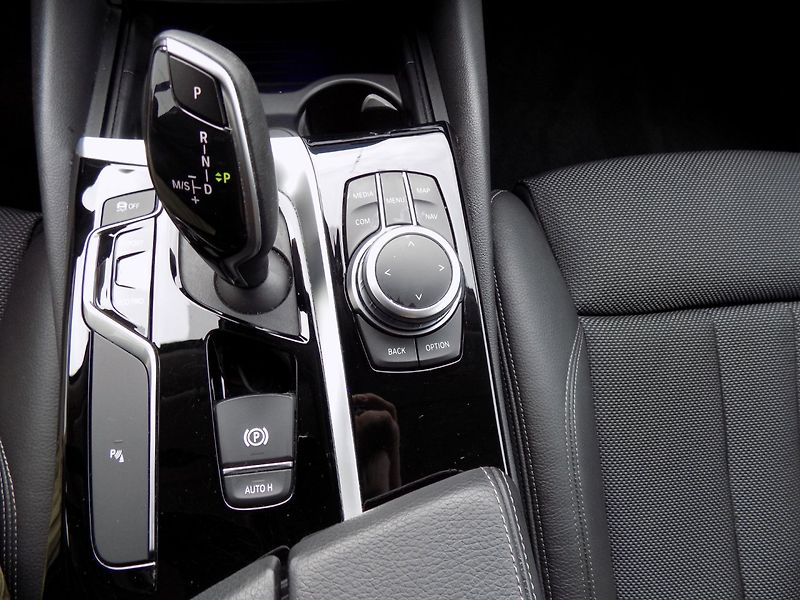 BMW Řada 5 (2019) 530d/Sport-Line/Full-Led/ - fotka 32 z 35