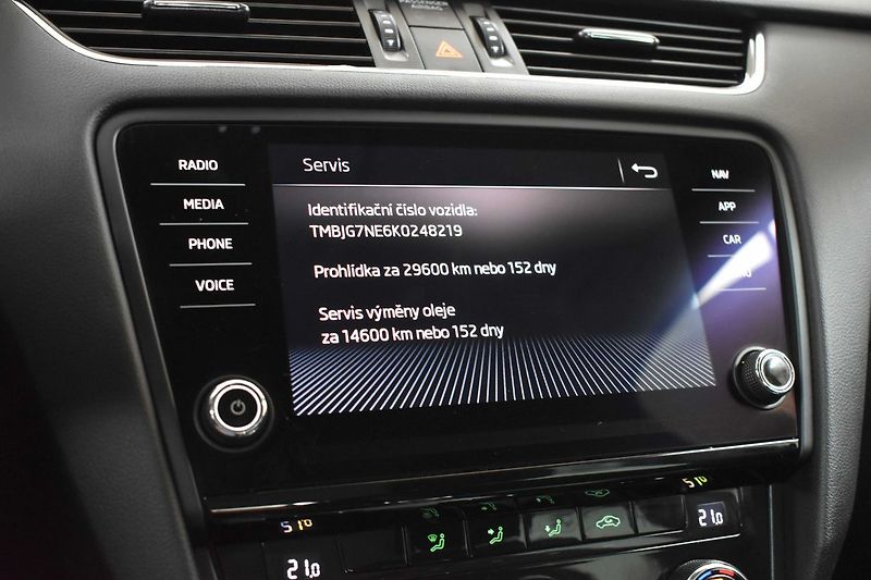 Škoda Octavia 1.6 TDI 85kW DSG*ACC*CAR-PLAY* - fotka 30 z 41