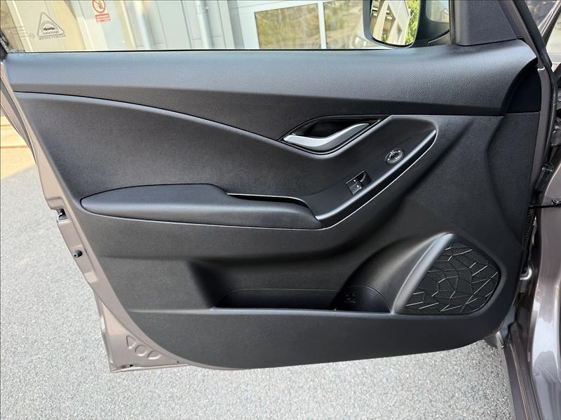 Hyundai ix20 1,4 i  Trikolor Essential - fotka 9 z 28