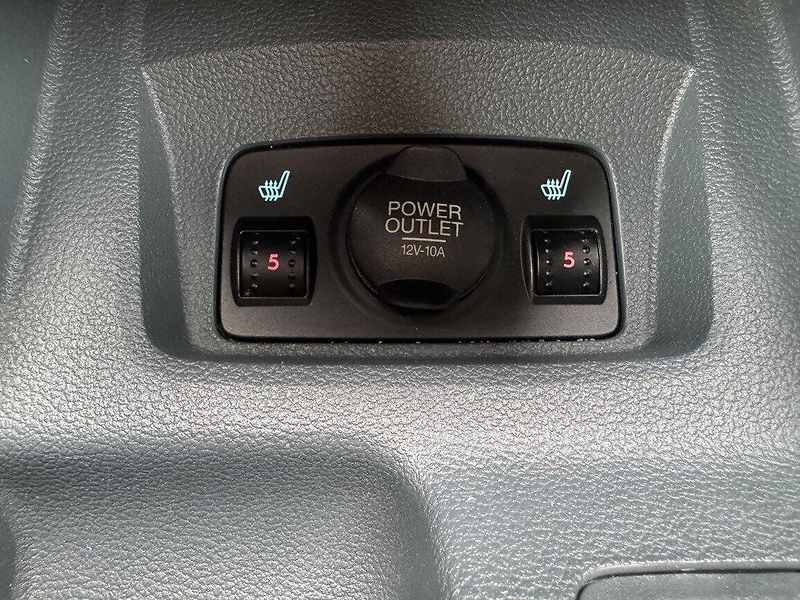 Ford C-MAX (2011) 1.6i Ti-VCT Klima Parkování - fotka 8 z 45