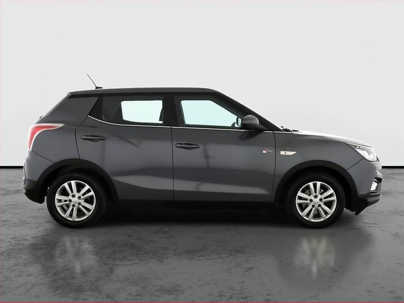 SsangYong Tivoli (2019) 1.6 e-XDi, 4X4, Serv.kniha - fotka 6 z 17