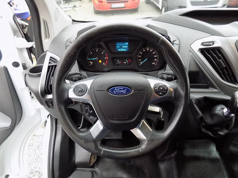 Ford Transit Custom 2,2 TDCI 92 KW L2H1 9 MÍST - fotka 35 z 50