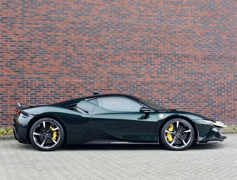 Ferrari SF90 (2021) Stradale 4.0 V8 1001PS 4x4 Ate - fotka 19 z 72
