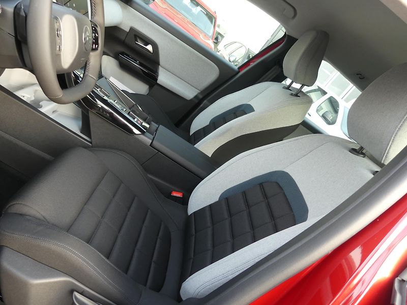 Citroën C5 Aircross (2026) YOU Hybrid 145k Automatic - fotka 9 z 21