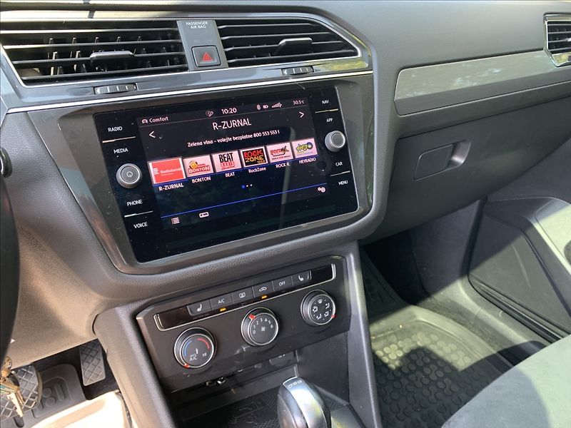Volkswagen Tiguan 2,0 TDI 4X4 DSG 140KW PANORAMA - fotka 15 z 28
