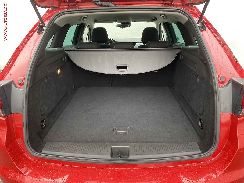 Opel Astra (2021) 1.2 T, Navi, AC - fotka 7 z 18