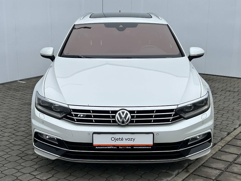 Volkswagen Passat Highline R-line DSG 4MOTION 2, - fotka 4 z 28
