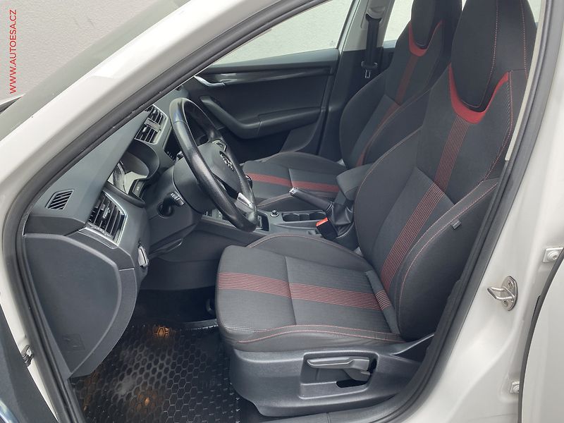 Škoda Octavia (2019) 1.6 TDi, ČR, Style, LED - fotka 9 z 18