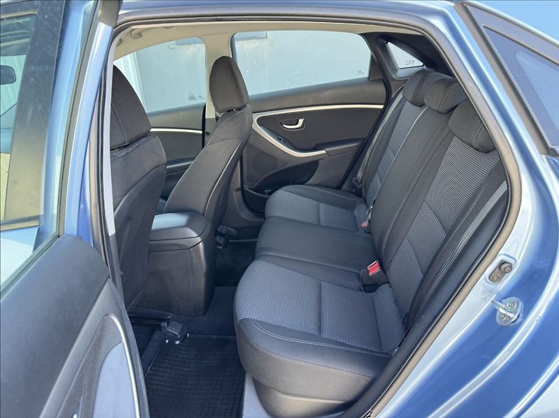 Hyundai i30 1,4 i 73kW ALU klima původ ČR - fotka 19 z 50