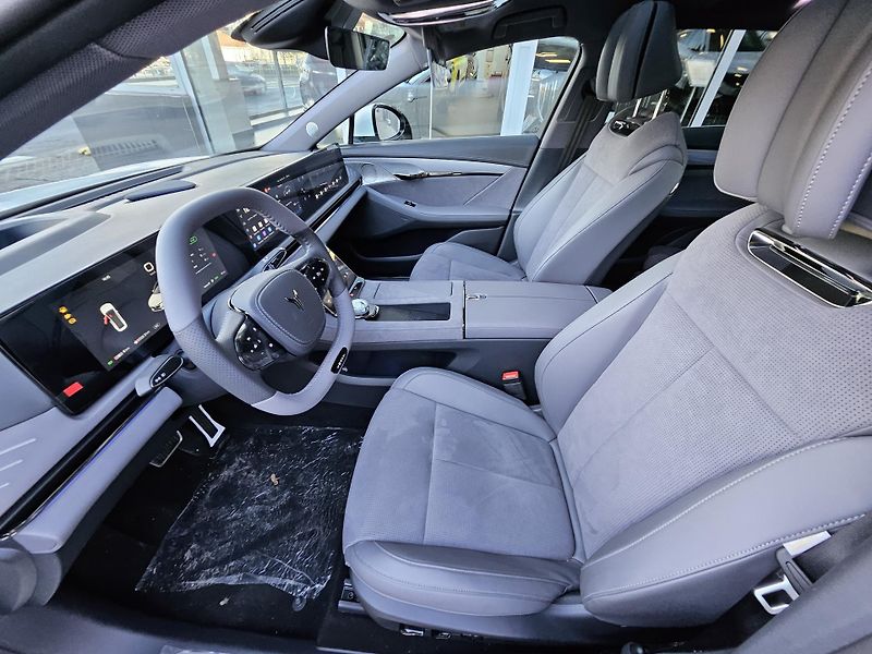 Dongfeng Voyah Passion PHEV (2024) VOYAH PASSION PHEV - fotka 22 z 24