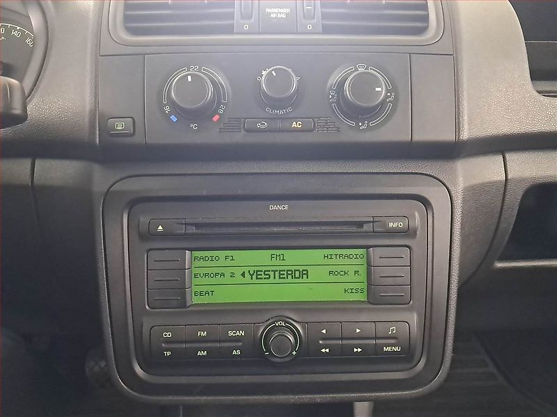 Škoda Fabia (2009) 1.2, nová STK, za dobrou cenu - fotka 12 z 14