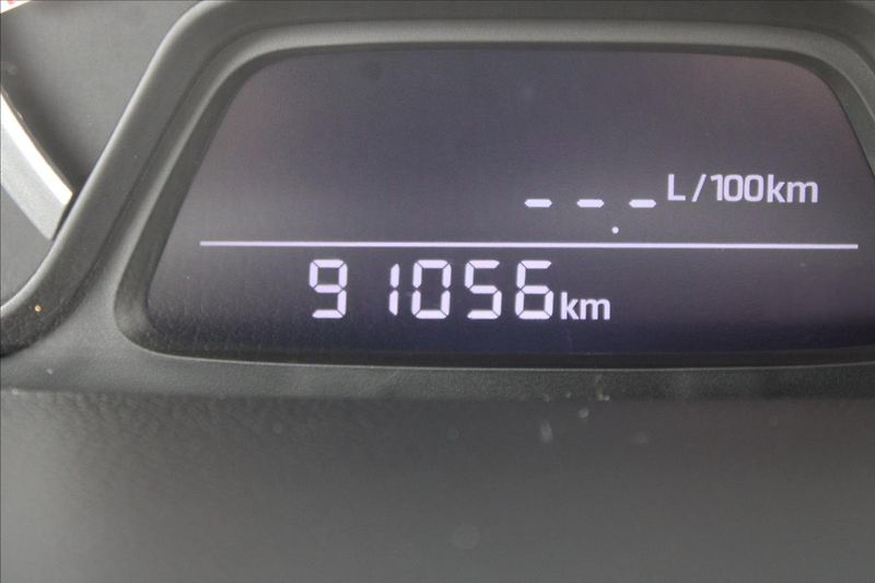 Hyundai i10 1,0 i  NOVÉ V ČR,1.MAJITEL - fotka 9 z 21