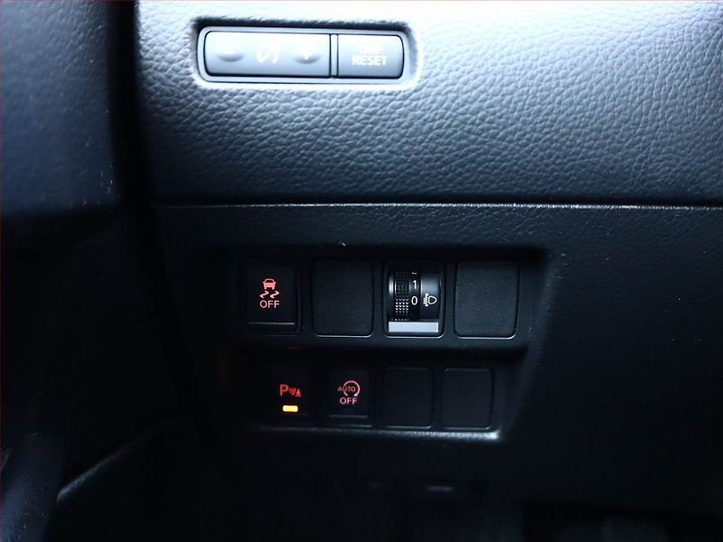 Nissan Qashqai (2014) 1.2 DIG-T, Serv.kniha - fotka 15 z 16