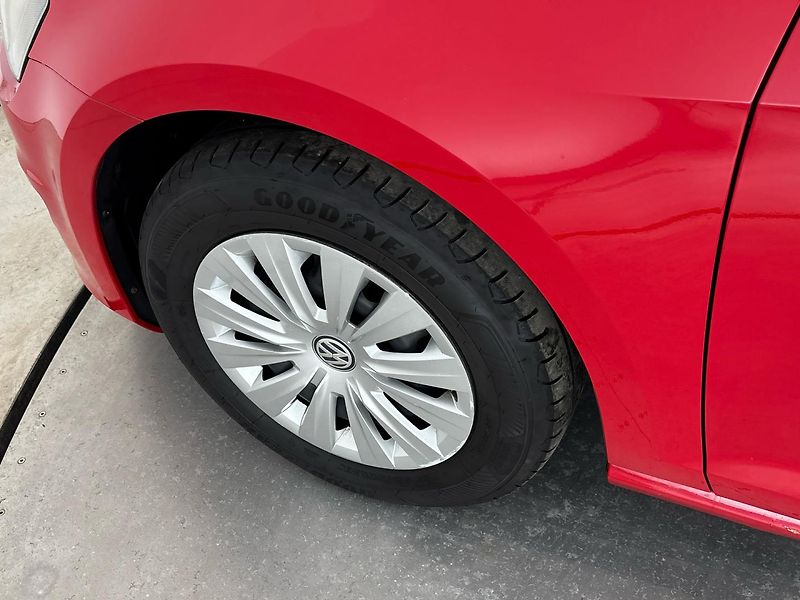 Volkswagen Golf Trendline - fotka 27 z 28