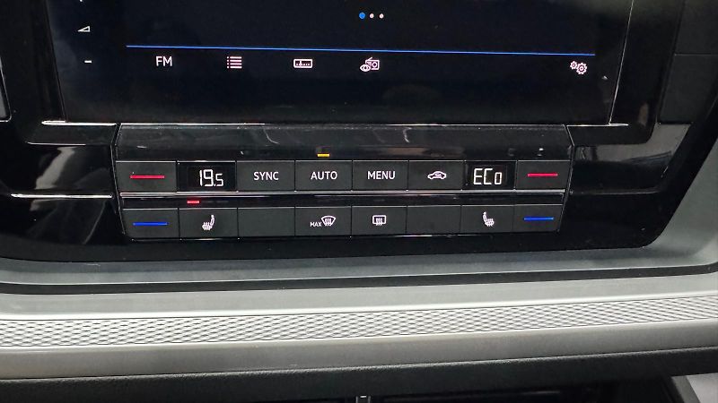 Volkswagen Touareg (2020) - fotka 27 z 27
