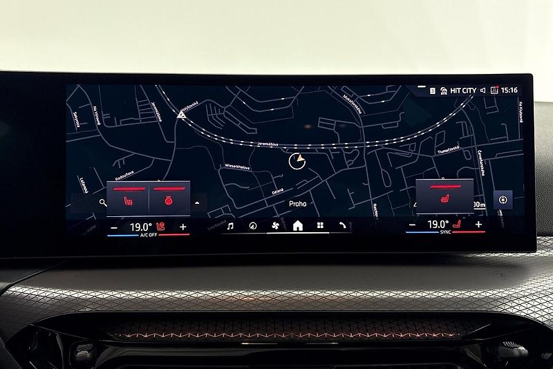 BMW Řada 3 řady 3 | 330d xDrive - fotka 20 z 28