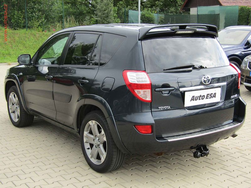 Toyota RAV4 (2011) 2.2D-CAT 4x4, AC - fotka 6 z 14