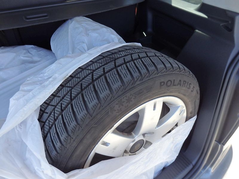 Volkswagen Touran 1,4TSi CROSS DIGI KLIMA - fotka 9 z 16