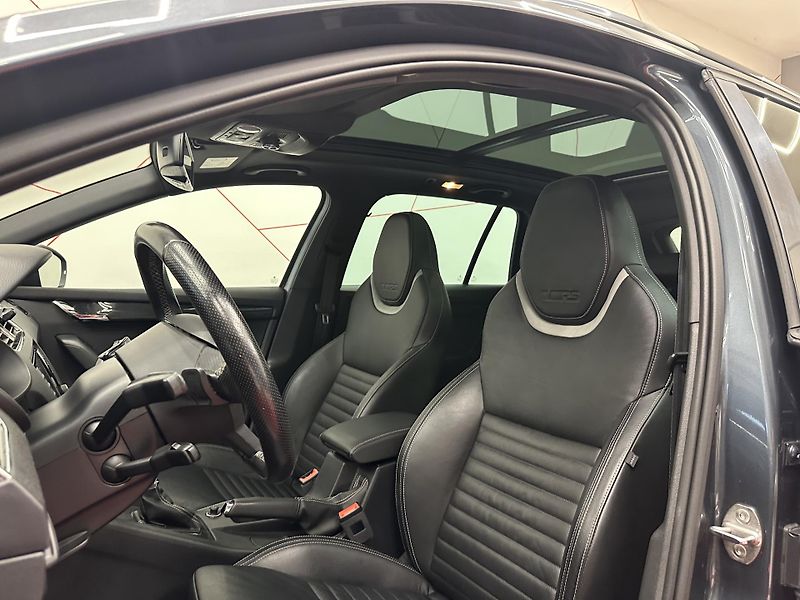 Škoda Octavia (2016) RS 2.0tdi*4x4*DSG*Nez. topení - fotka 7 z 20