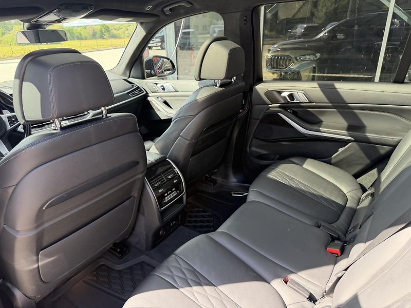 BMW X7 (2022) 40XD 250kW M-PAKET R22 CZ TOP! - fotka 20 z 48