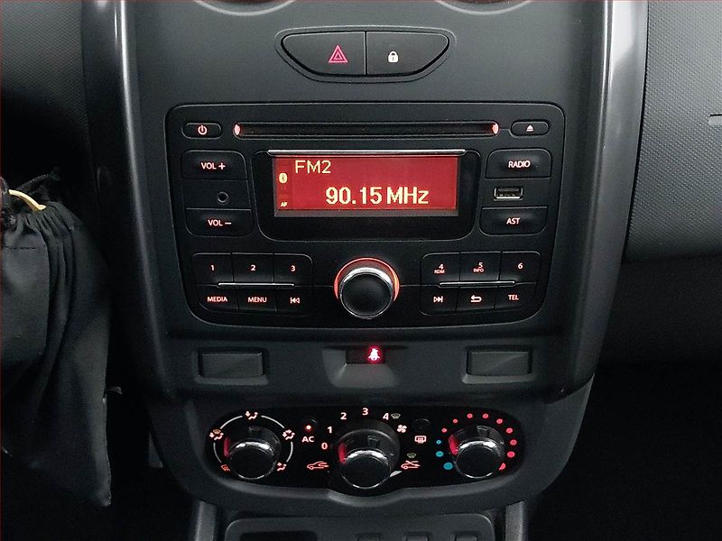 Dacia Duster (2015) 1.6 16V, Tempomat - fotka 12 z 15