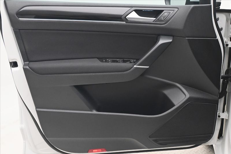 Volkswagen Touran 2,0 TDI 110 kW DSG COMFORT Zár - fotka 25 z 33