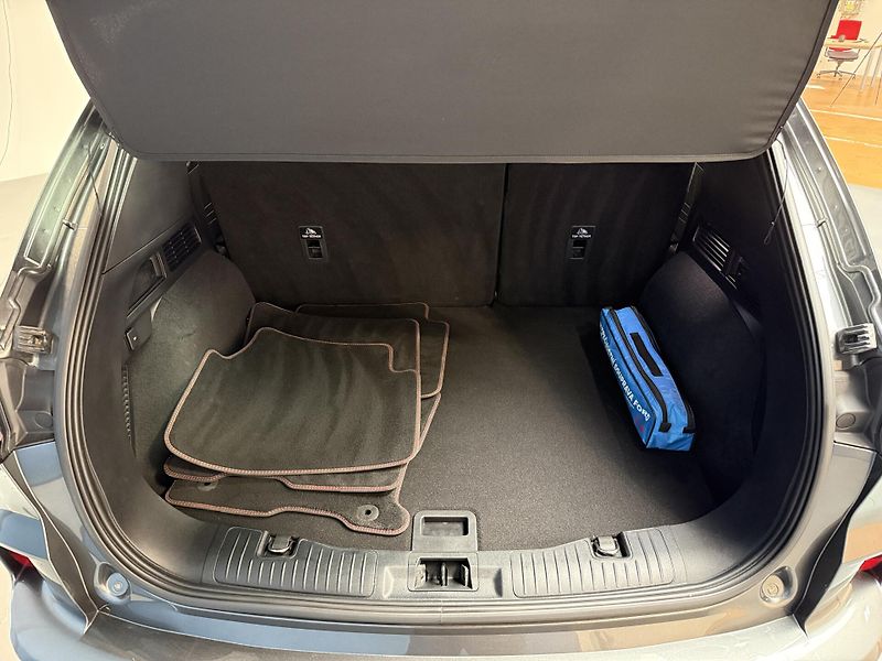 Ford Kuga 2.5 Duratec Hybrid HEV ST-Line - fotka 13 z 15