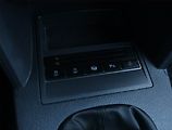 Volkswagen Touran (2014) 1.6 TDI, Serv.kniha, Navi - náhled 20