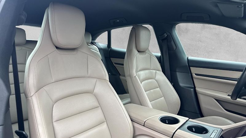 Porsche Taycan Sport Turismo - fotka 17 z 29