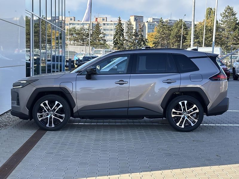 Toyota RAV4 (2026) EXECUTIVE Skyview 2,5 PHEV 4x4 - fotka 12 z 14