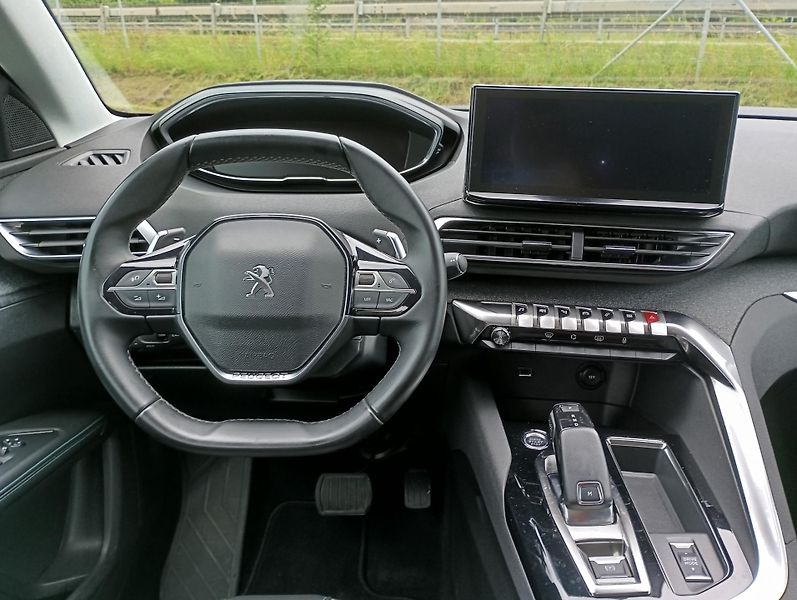Peugeot 5008 (2021) ALLURE PACK PureTech 130 EAT8 - fotka 12 z 24