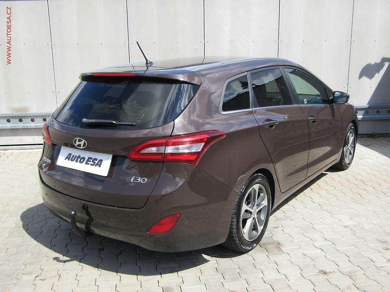 Hyundai i30 (2016) 1.6 GDi, 1.maj,ČR, AC, TZ - fotka 4 z 21