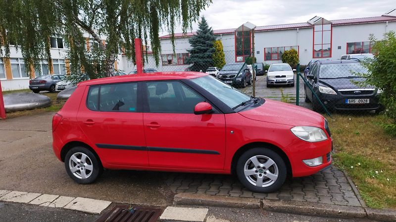 Škoda Fabia II,1.2TSi,volat- 608 081 843 - fotka 2 z 14
