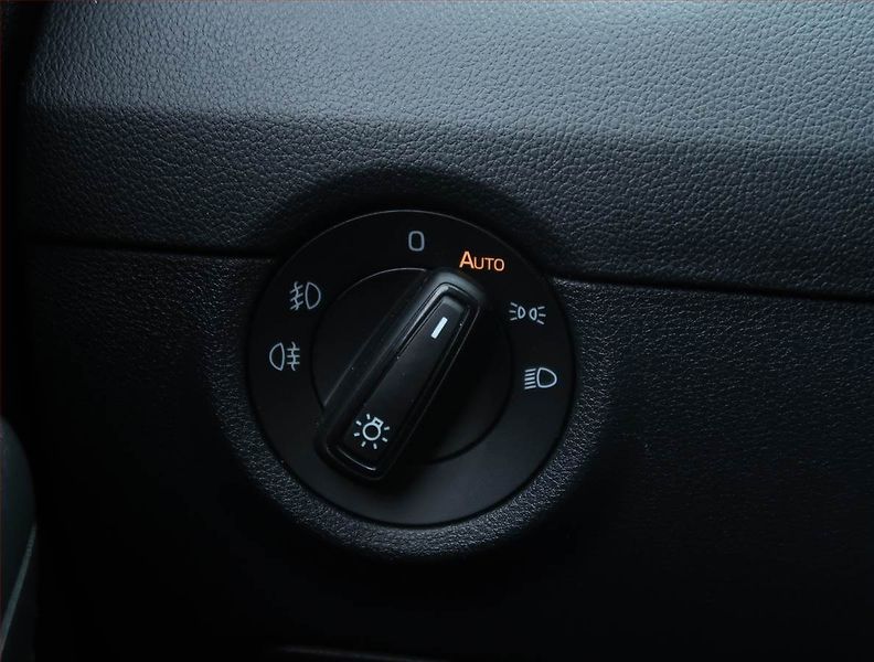 Škoda Octavia (2020) 1.5 TSI, Automat, Kůže, Navi - fotka 17 z 21