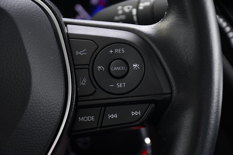 Toyota Corolla 1.5VVT-i 1M 2xKOLA  - fotka 24 z 36