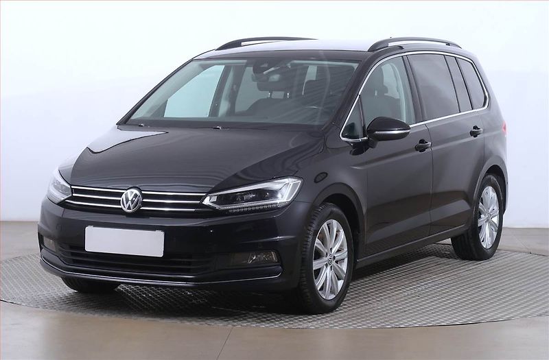 Volkswagen Touran (2019) 2.0 TDI, Automat, Navi - fotka 2 z 22