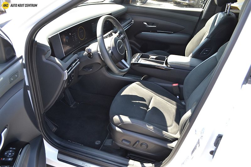 Hyundai Tucson 1,6 T-GDI PHEV 4WD AT 20 YEARS - fotka 35 z 75