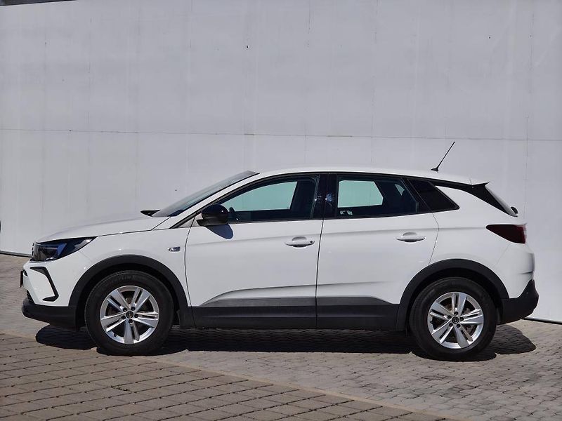 Opel Grandland MT6 1,2 TURBO - fotka 3 z 23