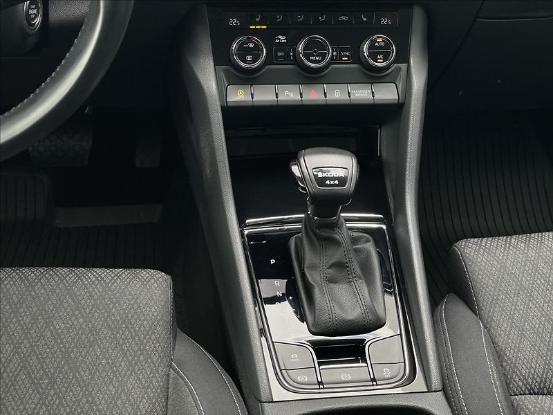 Škoda Karoq 2,0 TDI 4x4 DSG Style Plus LED - fotka 13 z 25