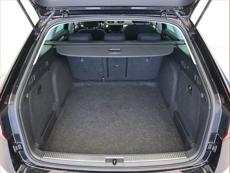 Škoda Superb (2023) Style 1.5 TSI - fotka 14 z 24