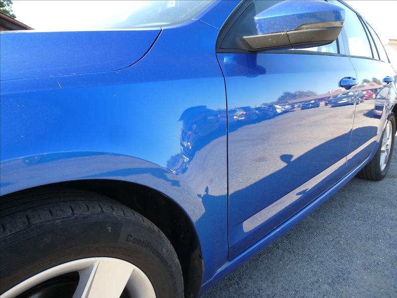 Škoda Octavia 1,6 TDi 77kW 4x4 serviska - fotka 15 z 45