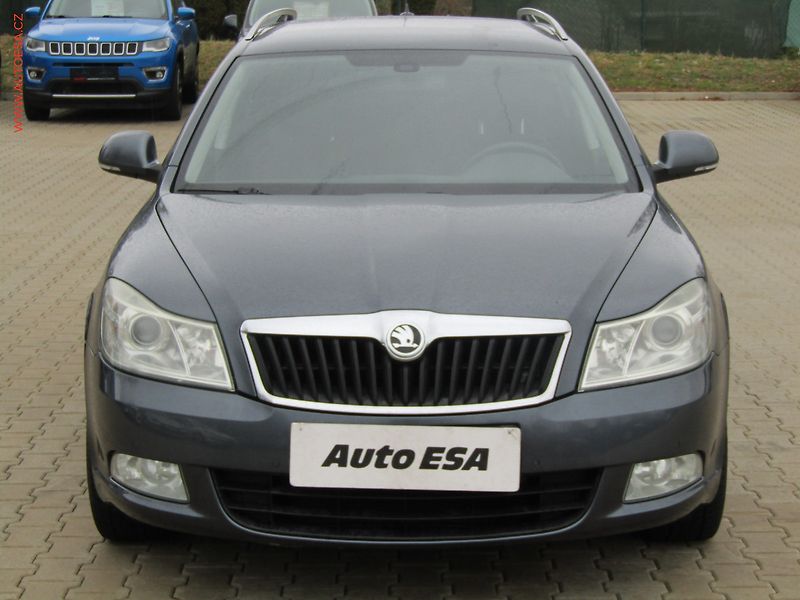 Škoda Octavia (2010) 2.0TDI, DSG - fotka 2 z 18