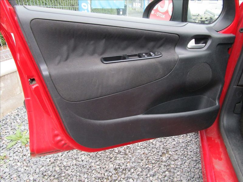 Peugeot 207 SW 1.4VTi Klima - fotka 14 z 36