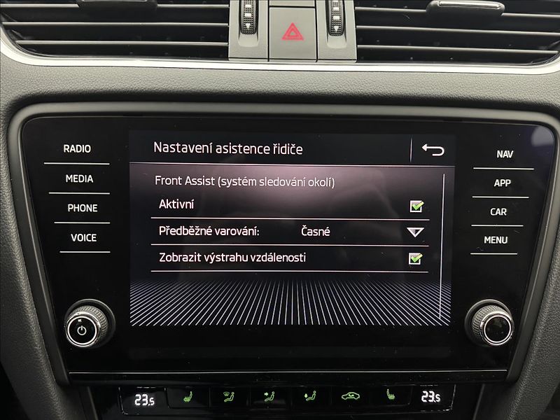 Škoda Octavia 2,0 LED STYLE NAVI KEYLESS CZ - fotka 21 z 42
